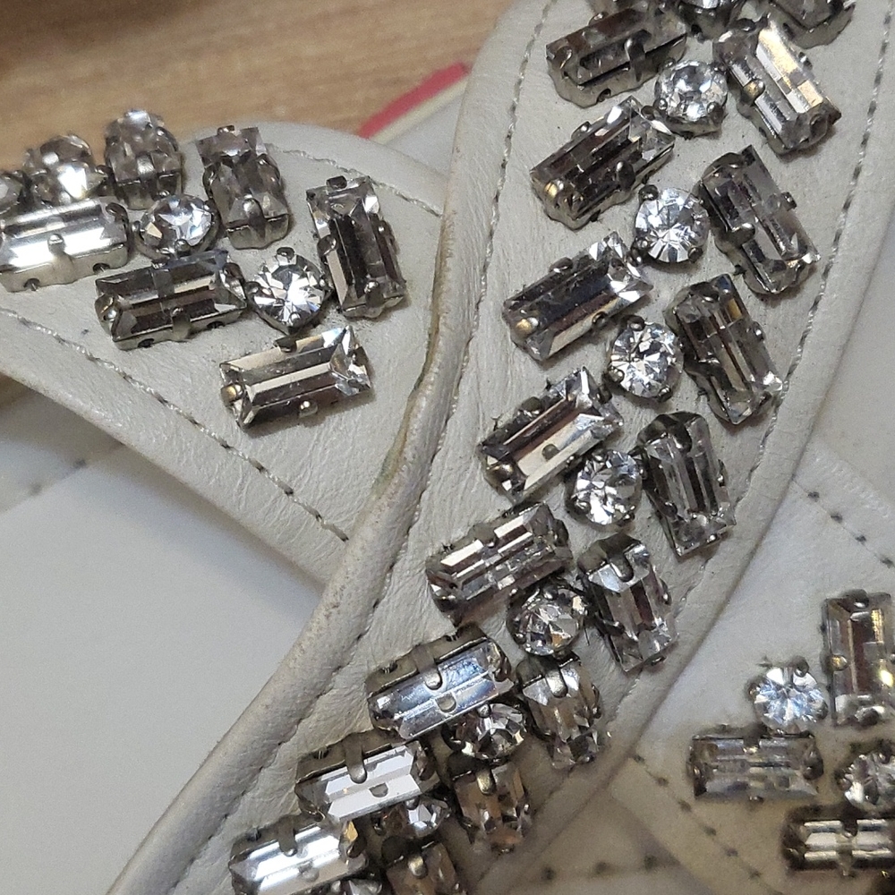 (SOLD)Authentic Prada white leather with crystal embelished slingback - Picture 4 of 5